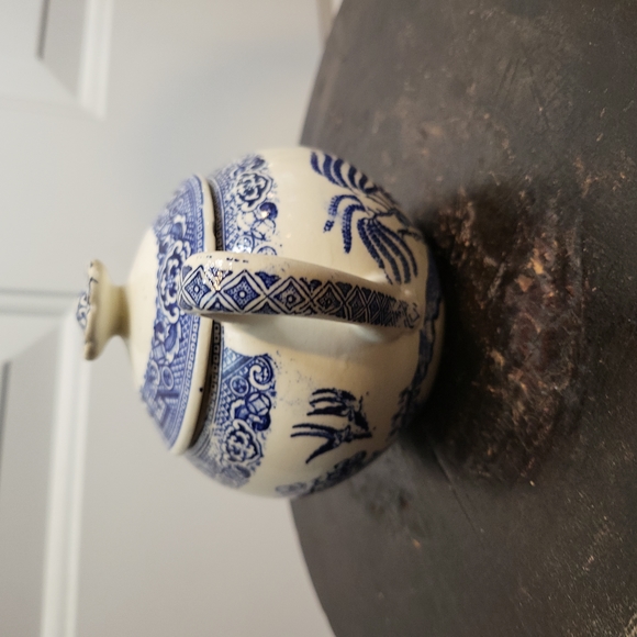 Antique Blue and White Transferware Sugar Bowl with Lid Unmarked - Picture 3 of 10